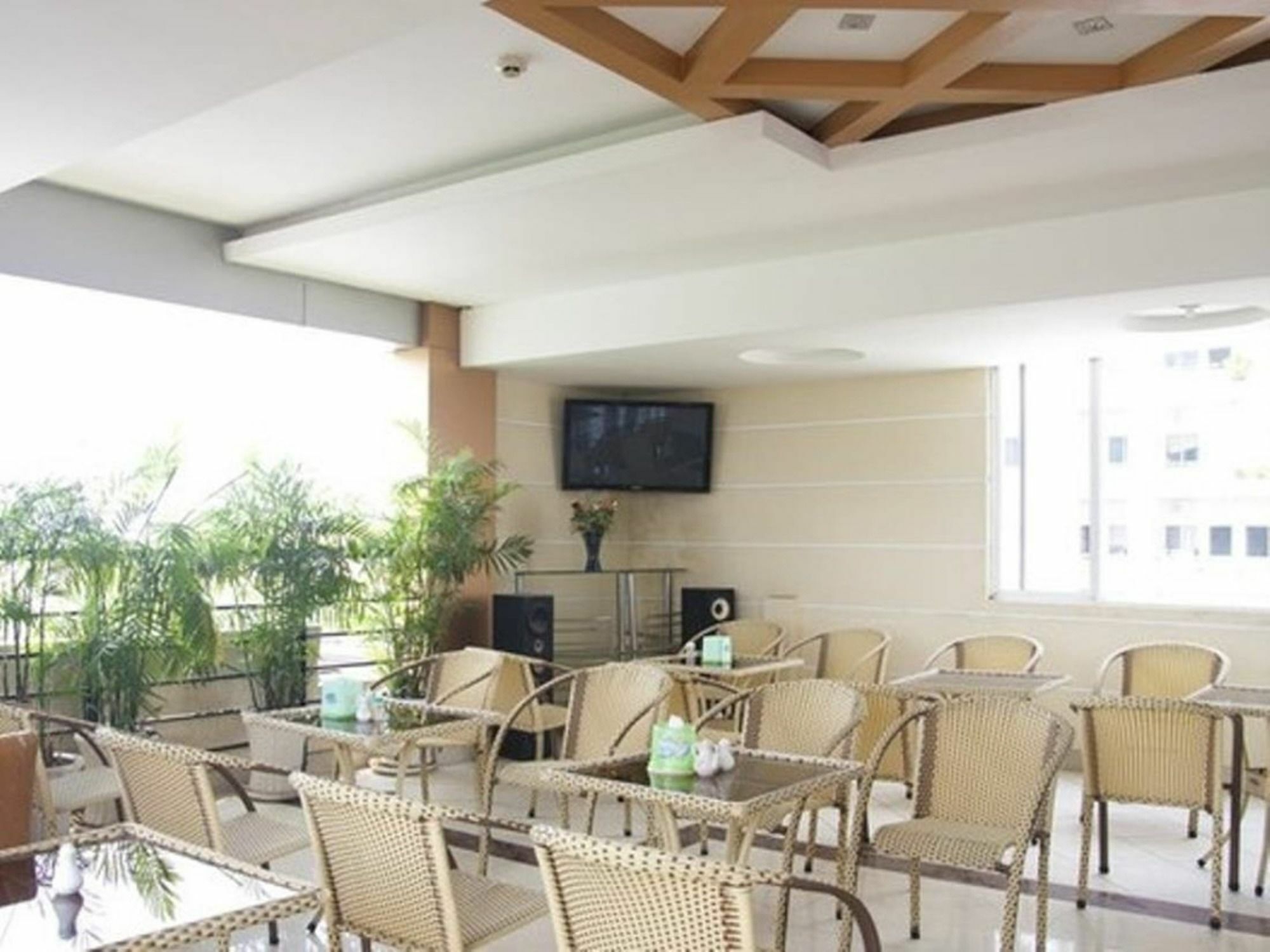 An Binh 2 Hotel Хошимін Екстер'єр фото